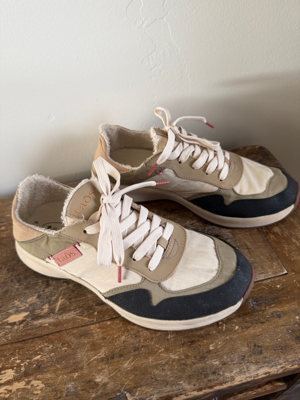 Taos Footwear Beige Black and Taupe Women's Athletic Sneakers Size 8.5 - Picture 3 of 6